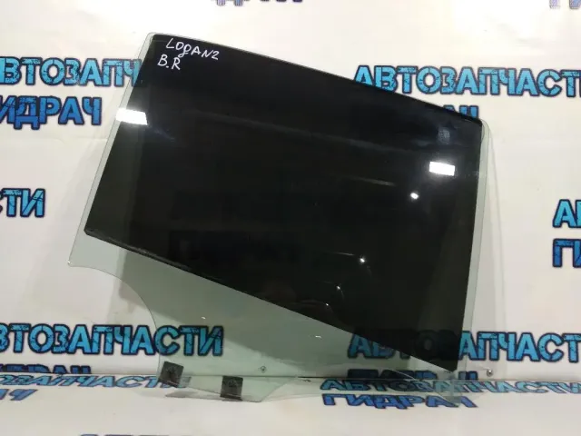 Стекло двери задней правой Renault Logan 2 823008827R.