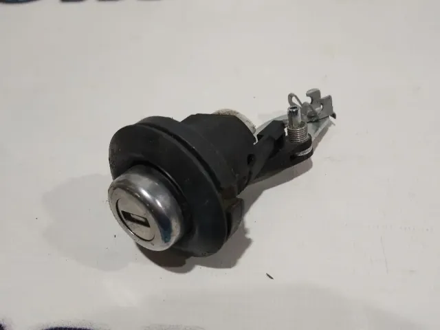 Вставка замка багажника Renault Logan 2 905022529R.