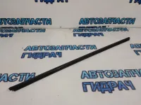 Накладка стекла переднего левого Renault Logan 2 803313063R.