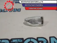 Повторитель на крыло левый Renault Logan 2 261651140R
