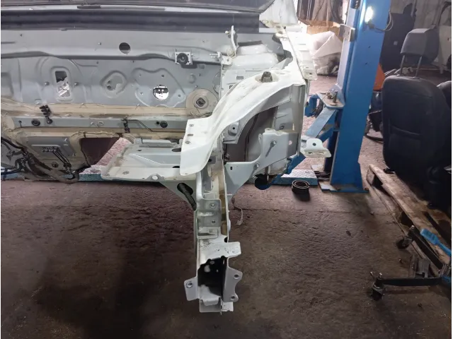 Лонжерон левый Renault Arkana