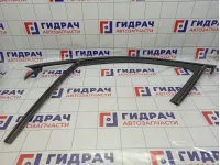 Уплотнитель стекла переднего левого Renault Arkana 803312388R