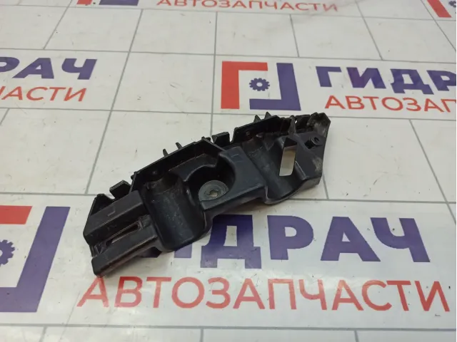 Кронштейн переднего бампера левый Renault Arkana 622233928R