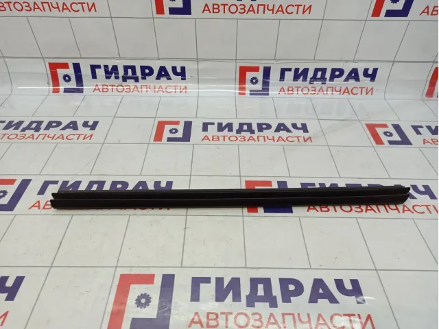 Уплотнитель стекла заднего левого Renault Kaptur 823317997R