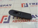 Кнопка стеклоподъемника переднего правого Renault Kaptur 254218614R