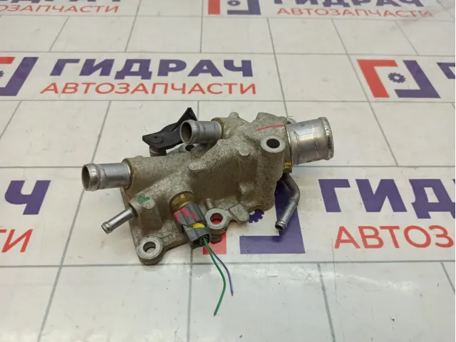 Фланец двигателя системы охлаждения Renault Kaptur 110604754R