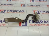 Петля капота левая Renault Kaptur 654018586R