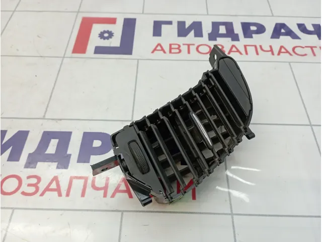 Дефлектор воздушный центральный правый Renault Kaptur 687609985R
