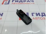 Накладка кнопки стеклоподъемника переднего правого Renault Duster 809601386R