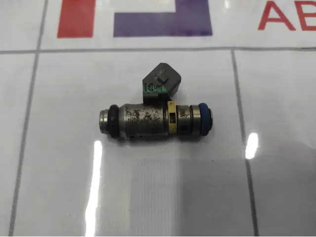 Форсунка инжекторная электрическая Renault Duster 8201036397