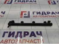 Рейка топливная (рампа) Renault Duster 8200139674