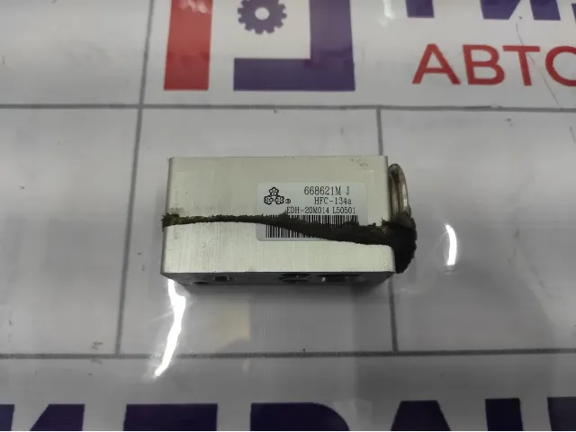 Клапан кондиционера Renault Duster 6001547682