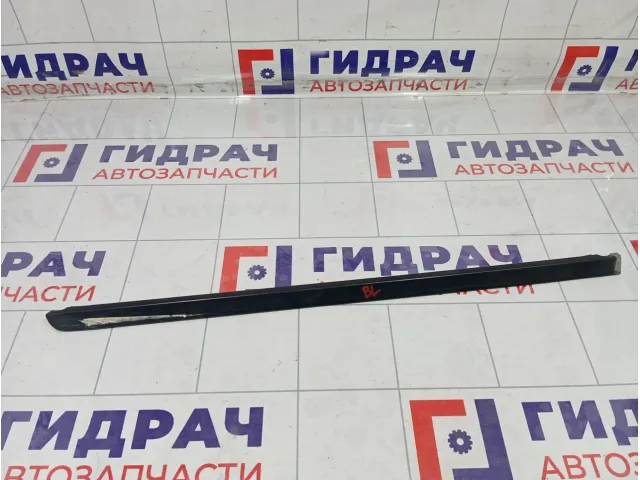 Накладка стекла заднего левого Renault Duster 828210178R