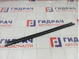 Уплотнитель стекла заднего левого Renault Duster 823310035R