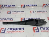 Решетка под лобовое стекло (Жабо) левая Renault Duster 8200825457
