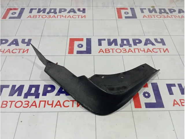Брызговик передний правый Renault Duster 638505334R