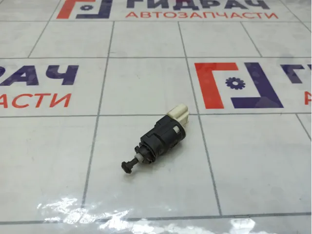 Датчик включения стоп сигнала Renault Duster 253206170R