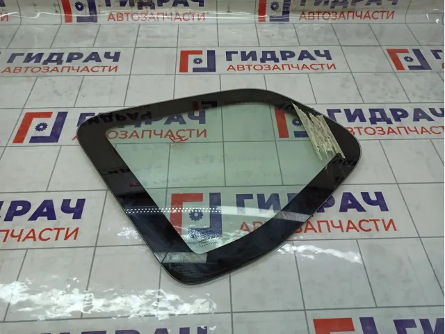 Стекло кузовное глухое (форточка) левое Renault Duster 833072543R