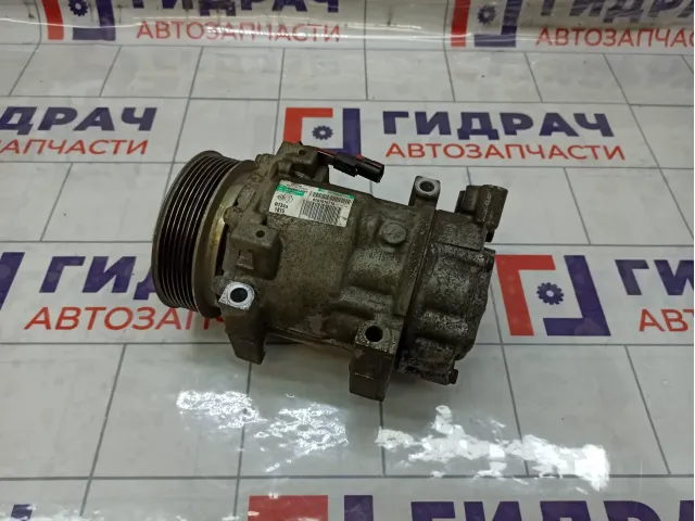 Компрессор системы кондиционирования Renault Duster 8201018716