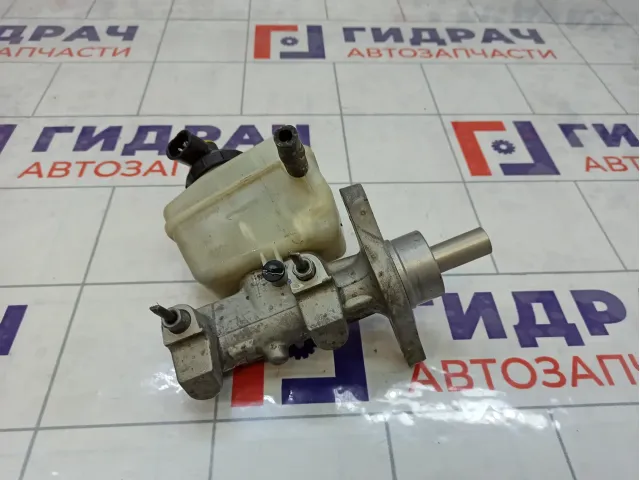 Цилиндр тормозной главный Renault Duster 6001551314