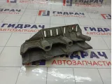 Кронштейн коллектора впускного Renault Duster 7700110112