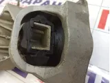 Опора двигателя правая Renault Duster 112100071R