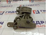 Опора двигателя правая Renault Duster 112100071R