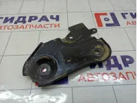 Кронштейн балки передней левый Renault Duster 8200823809