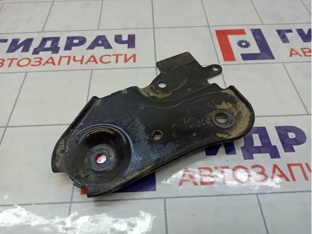 Кронштейн балки передней левый Renault Duster 8200823809
