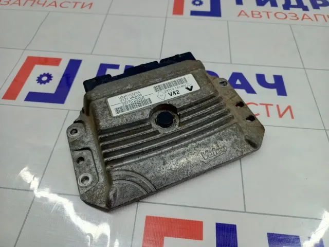 Блок управления двигателем Renault Duster 237102035R