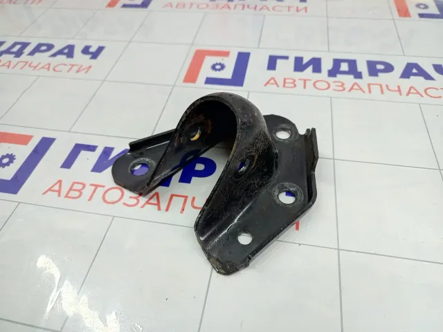 Кронштейн продольной тяги левый Renault Duster 8200814828