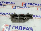Кронштейн коллектора впускного Renault Duster 7700110112
