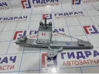 Стеклоподъемник механический задний правый Renault Duster 8200733830