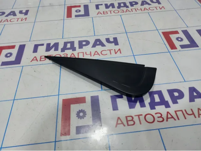 Накладка двери задней правой Renault Duster 822347891R