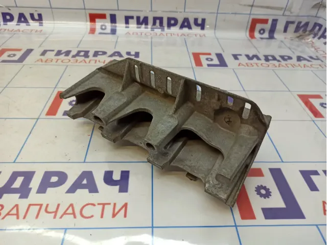 Кронштейн впускного коллектора Renault Duster 7700110112