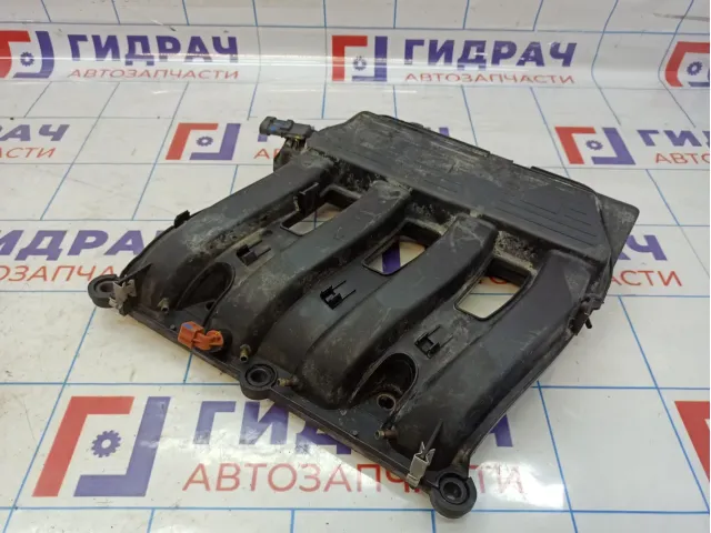Коллектор впускной Renault Duster 140037159R