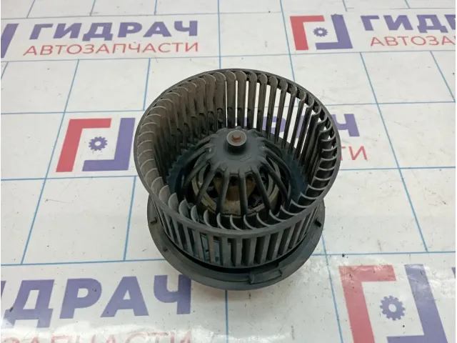 Моторчик отопителя Renault Duster 272106020R