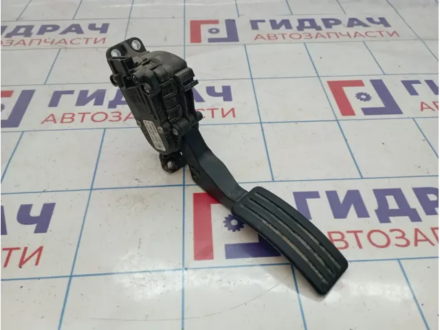 Педаль газа Renault Duster 6001548477