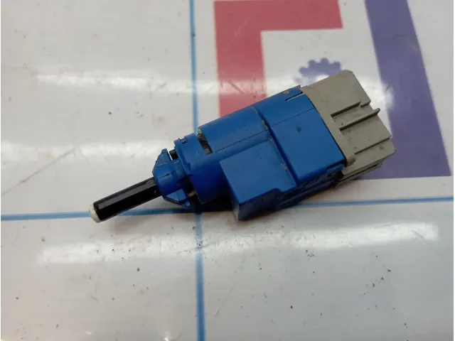 Датчик педали сцепления Renault Duster 253255192R