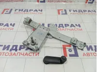 Стеклоподъемник механический задний левый Renault Duster 8200733831