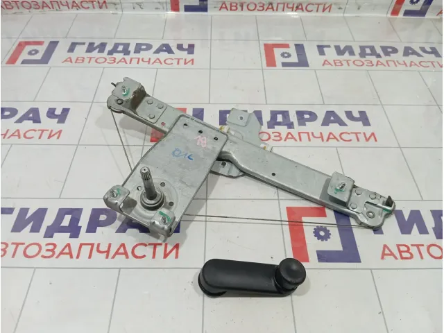 Стеклоподъемник механический задний левый Renault Duster 8200733831