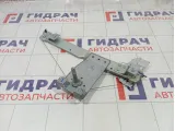 Стеклоподъемник механический задний правый Renault Duster 8200733830