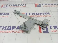 Стеклоподъемник механический задний правый Renault Duster 8200733830