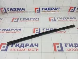 Уплотнитель стекла переднего правого Renault Duster 8200760255