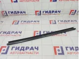 Уплотнитель стекла переднего правого Renault Duster 8200760255