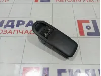 Блок управления стеклоподъемниками Renault Duster 8200108269