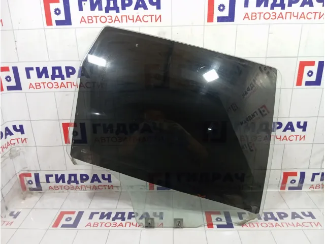 Стекло двери задней правой Renault Duster 823006575R
