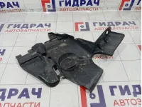 Пыльник двигателя правый Renault Duster 638305972R