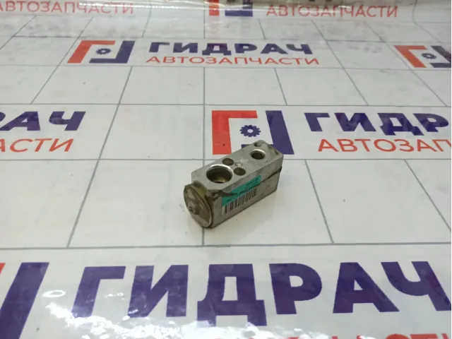Клапан кондиционера Renault Duster 6001547682