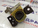 Опора двигателя правая Renault Duster 112100071R